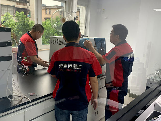 儀器設(shè)備搬運